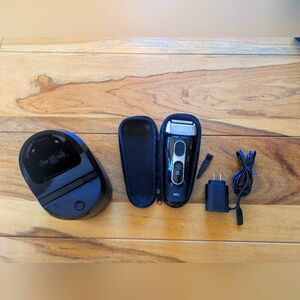 Braun Series 5 Wet & Dry Razor Shaver With Cleaning Base - Made in Germany